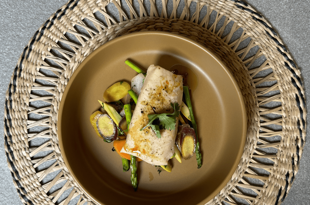 Pescado al vapor y vegetales